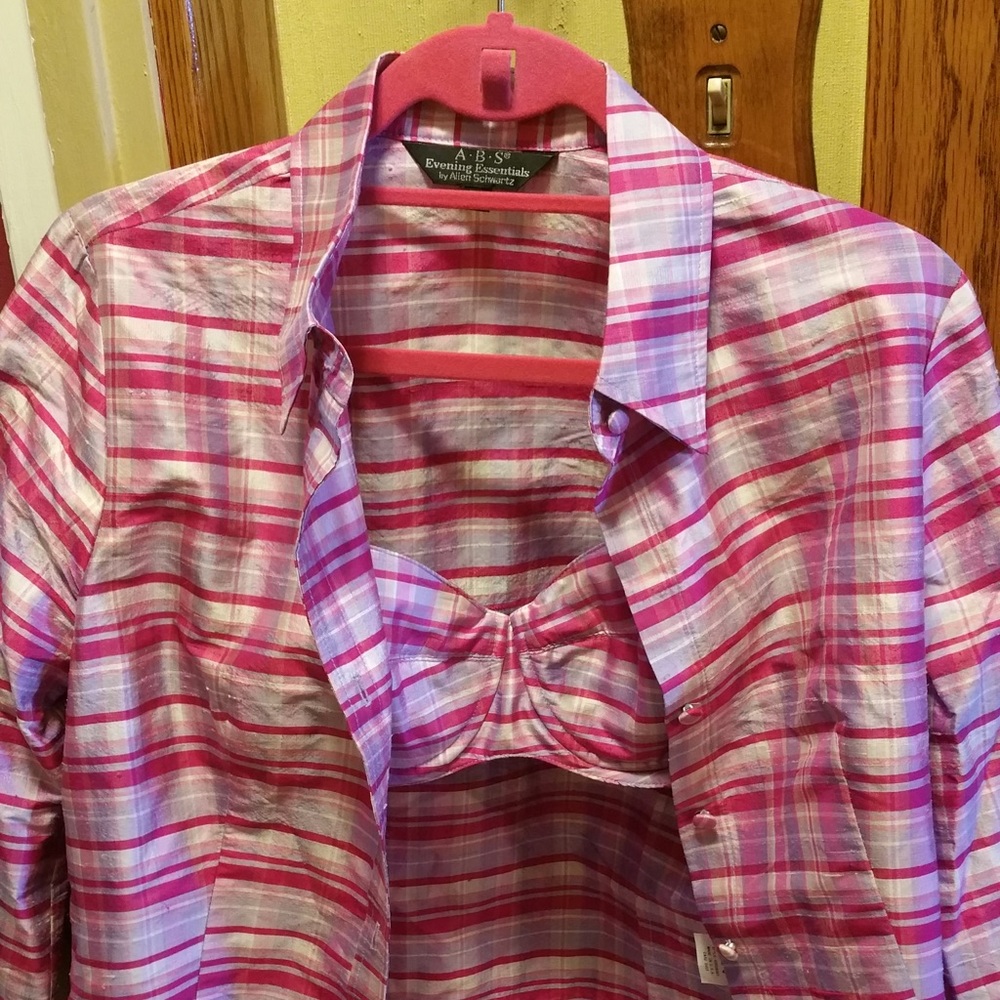 3 pc. Raw Silk, Stunning.Non-Smoke Pet Free Home.